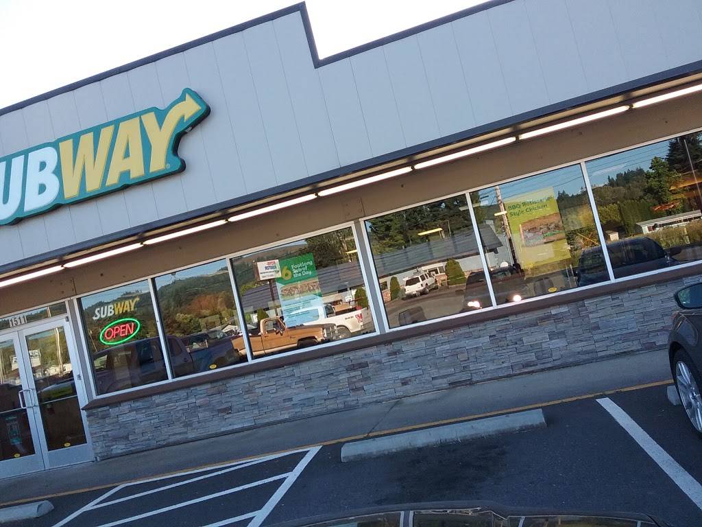 Subway | meal takeaway | 1511 Westside Hwy, Kelso, WA 98626, USA | 3605775898 OR +1 360-577-5898
