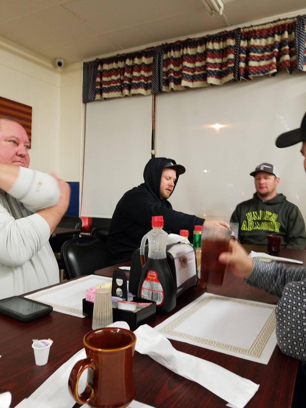 Idas Lunch Box | restaurant | 211 S Main St, Woodsfield, OH 43793, USA | 7404725502 OR +1 740-472-5502