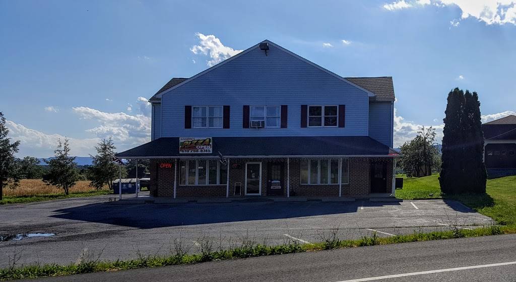 Giuseppe Restaurant & Pizzeria | restaurant | 7432 PA-309, New Tripoli, PA 18066, USA | 6102988745 OR +1 610-298-8745