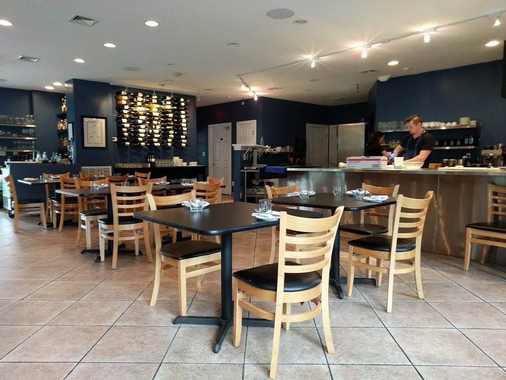 Market Table Bistro | restaurant | 13 E Broad Way, Lovettsville, VA 20180, USA | 5408223008 OR +1 540-822-3008