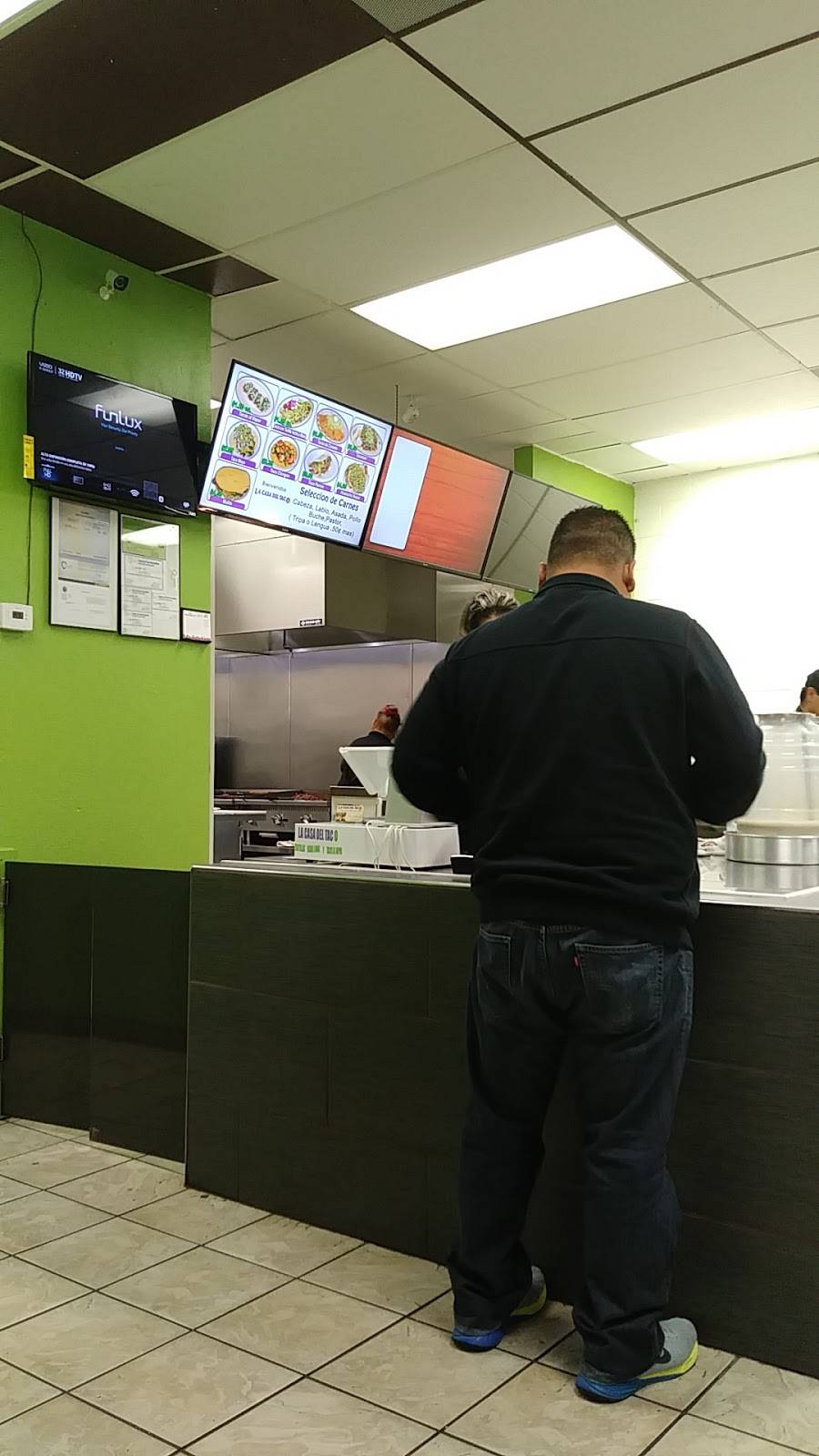 Del Taco | meal takeaway | 519 S Riverside Ave, Rialto, CA 92376, USA | 9098740121 OR +1 909-874-0121