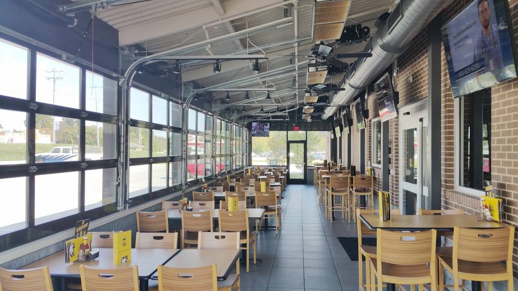 Buffalo Wild Wings | meal takeaway | 249 Harvard Dr, Edwardsville, IL 62025, USA | 6186569464 OR +1 618-656-9464