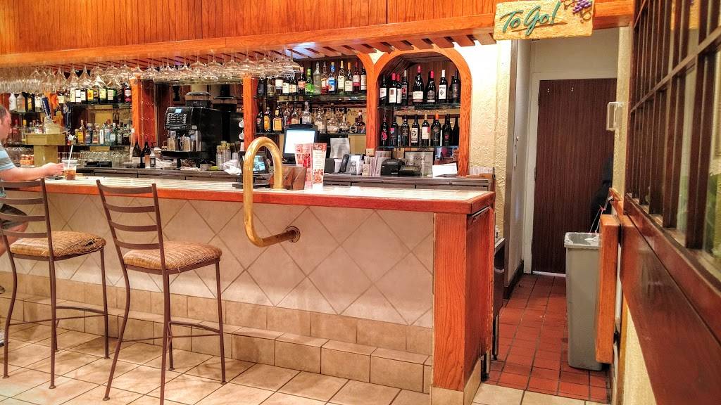 Olive Garden Italian Restaurant | meal takeaway | 24845 Gratiot Ave, Eastpointe, MI 48021, USA | 5867786670 OR +1 586-778-6670