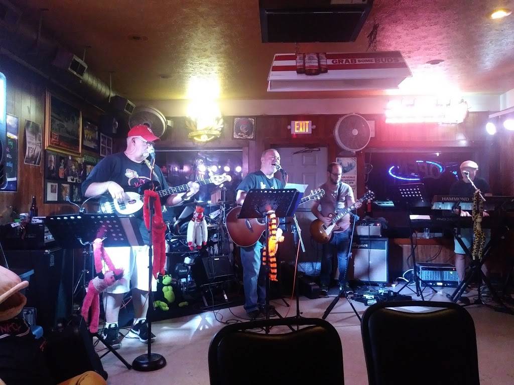 Shortys Den | restaurant | 1300 7th St, Bedford, IN 47421, USA | 8122793640 OR +1 812-279-3640