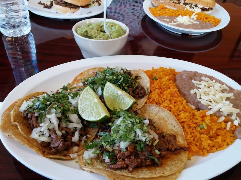 Del Carmen | restaurant | 6354 W 87th St, Burbank, IL 60459, USA | 7082339370 OR +1 708-233-9370