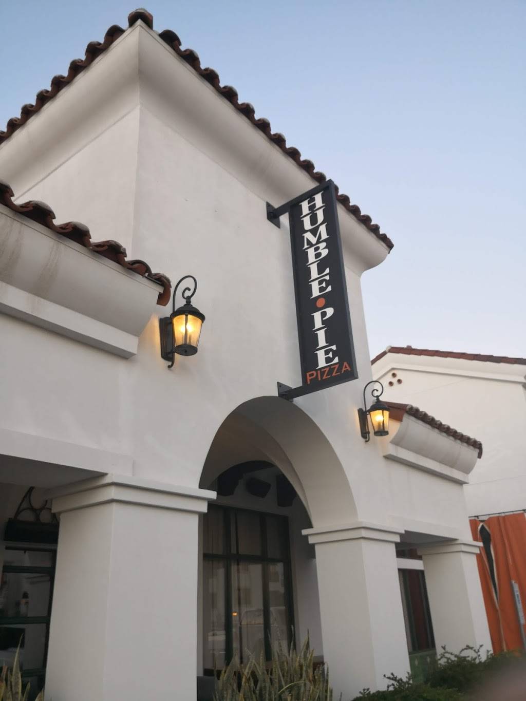 Humble Pie | restaurant | 2475 W Queen Creek Rd, Chandler, AZ 85248, USA | 4803079412 OR +1 480-307-9412