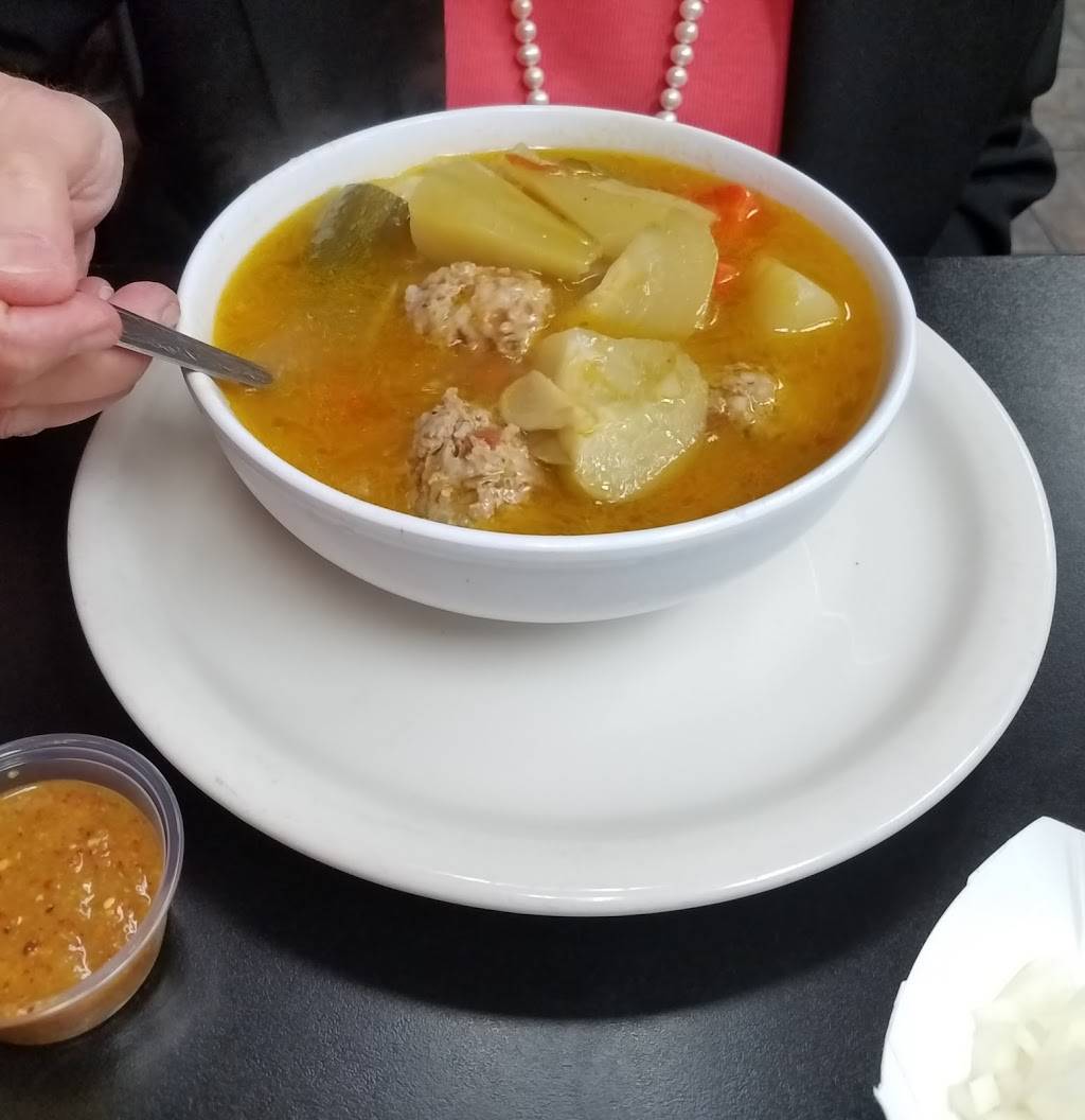 Hugos Family Restaurant | restaurant | 1531 S Broadway B, Santa Maria, CA 93454, USA | 8053468983 OR +1 805-346-8983