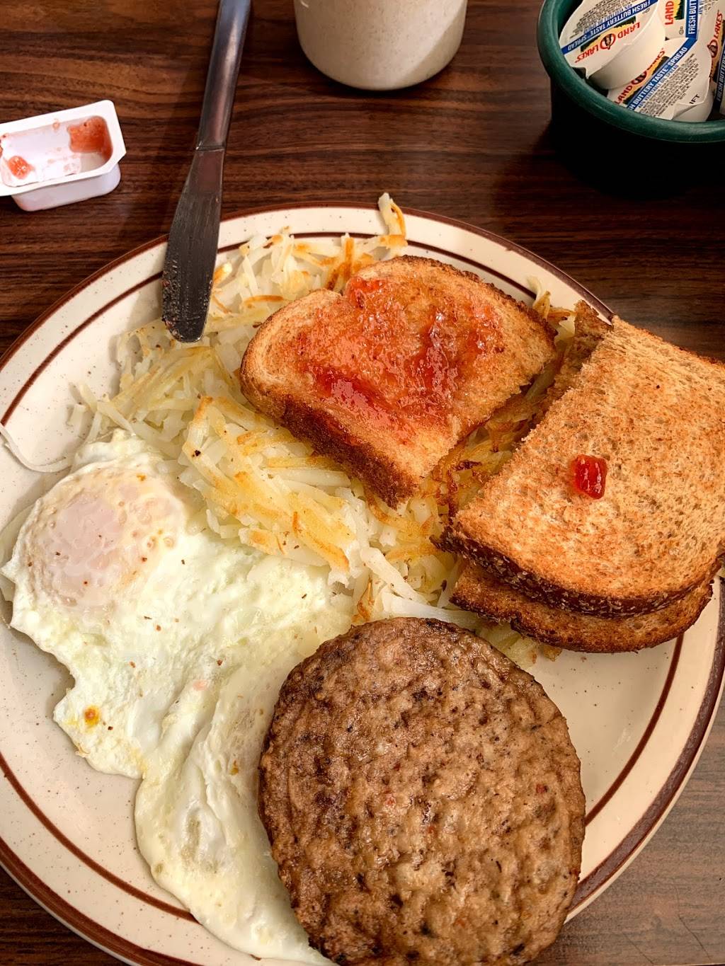 Dees Restaurant | restaurant | 1109 C Bowers Ave NW, New Philadelphia, OH 44663, USA | 3303649221 OR +1 330-364-9221