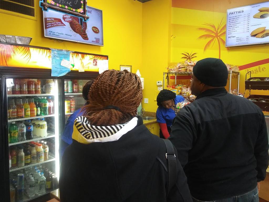 Golden Krust Caribbean Bakery & Grill | restaurant | 303 Main St, City of Orange, NJ 07050, USA | 9736727080 OR +1 973-672-7080