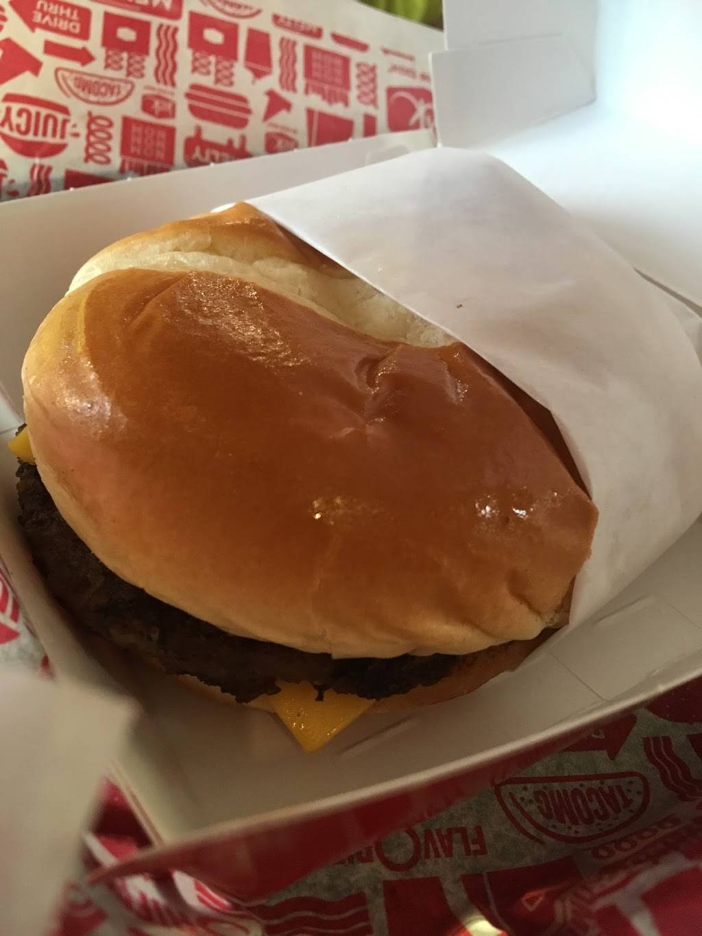 Jack in the Box | restaurant | 4384 Commerce St, Eugene, OR 97402, USA | 5413434114 OR +1 541-343-4114