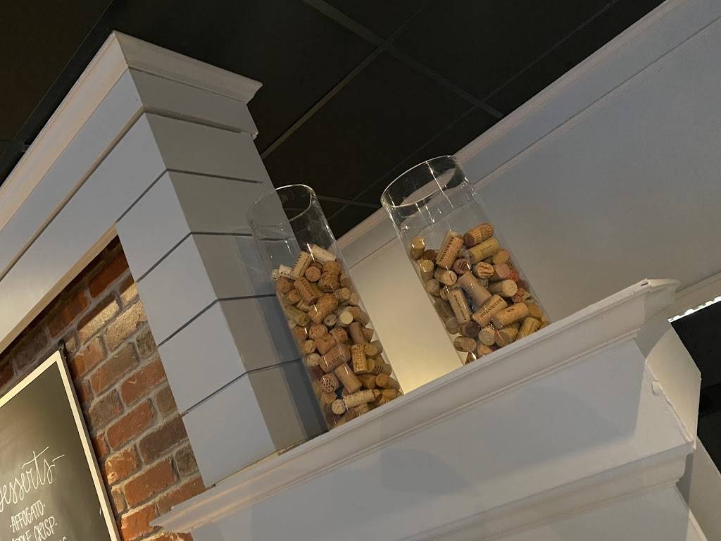 JPs Bistro | restaurant | 204 US-1, Falmouth, ME 04105, USA | 2075360953 OR +1 207-536-0953