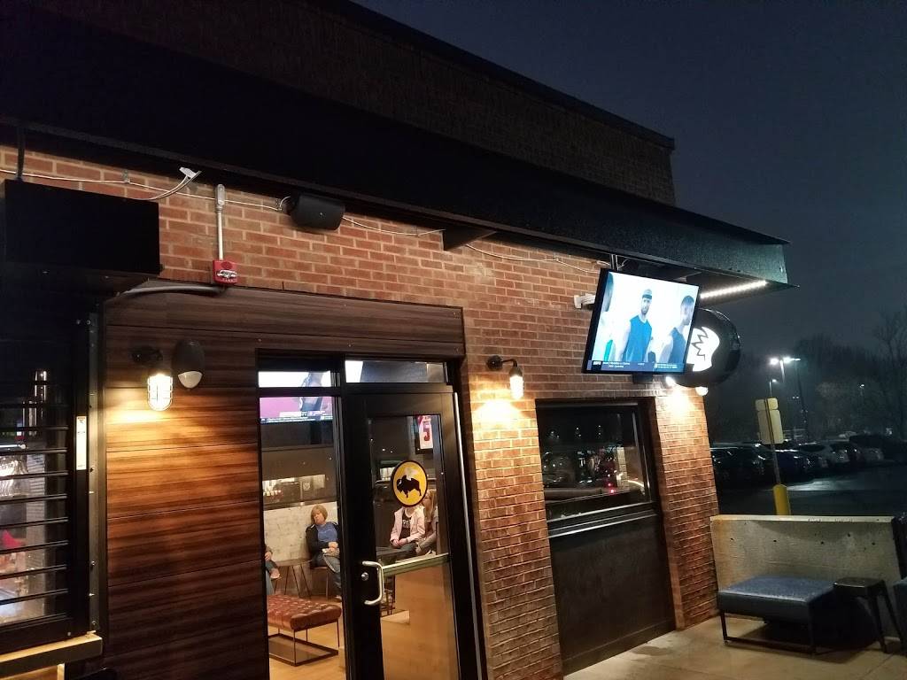 Buffalo Wild Wings | meal takeaway | 2545 Scottsville Rd, Bowling Green, KY 42104, USA | 2707469123 OR +1 270-746-9123