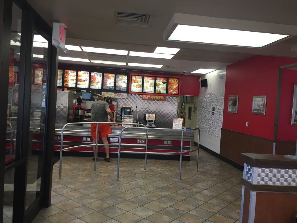 Hardees | restaurant | 589 IN-39 Bypass, Martinsville, IN 46151, USA | 7653425811 OR +1 765-342-5811