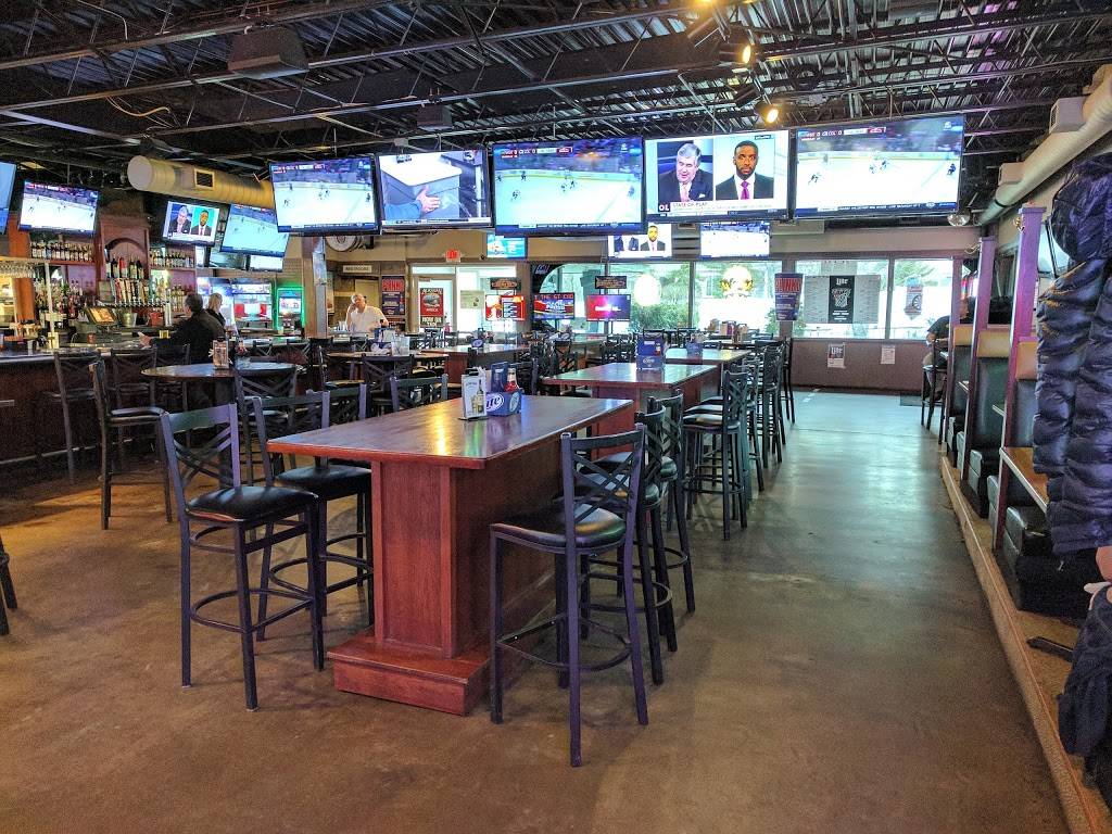 Carbones Pizza & Sports Bar | restaurant | 12930 Harriet Ave S, Burnsville, MN 55337, USA | 9527468890 OR +1 952-746-8890