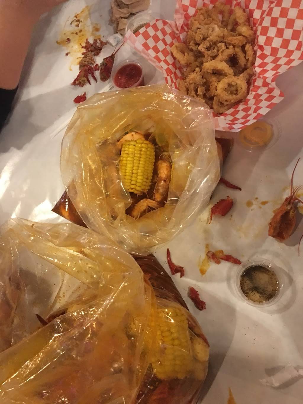 Stinkin Crawfish of North Hills | restaurant | 9102 Sepulveda Blvd, North Hills, CA 91343, USA | 7472364253 OR +1 747-236-4253