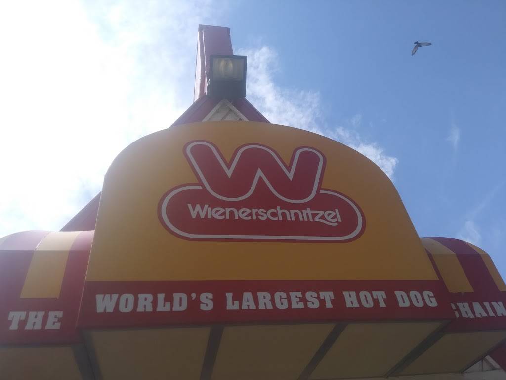 Wienerschnitzel | restaurant | 805 W North Temple, Salt Lake City, UT 84116, USA | 8015320710 OR +1 801-532-0710