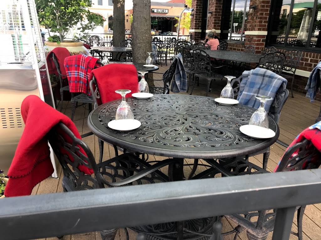 Benvenutis | restaurant | 105 W Main St, Norman, OK 73069, USA | 4053105271 OR +1 405-310-5271