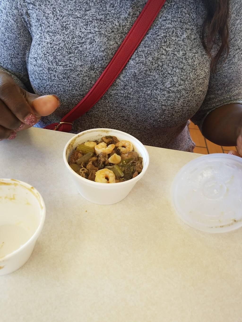 Louisiana Famous Fried Chicken | restaurant | 6150 Ramey Ave, Fort Worth, TX 76112, USA | 8173951037 OR +1 817-395-1037