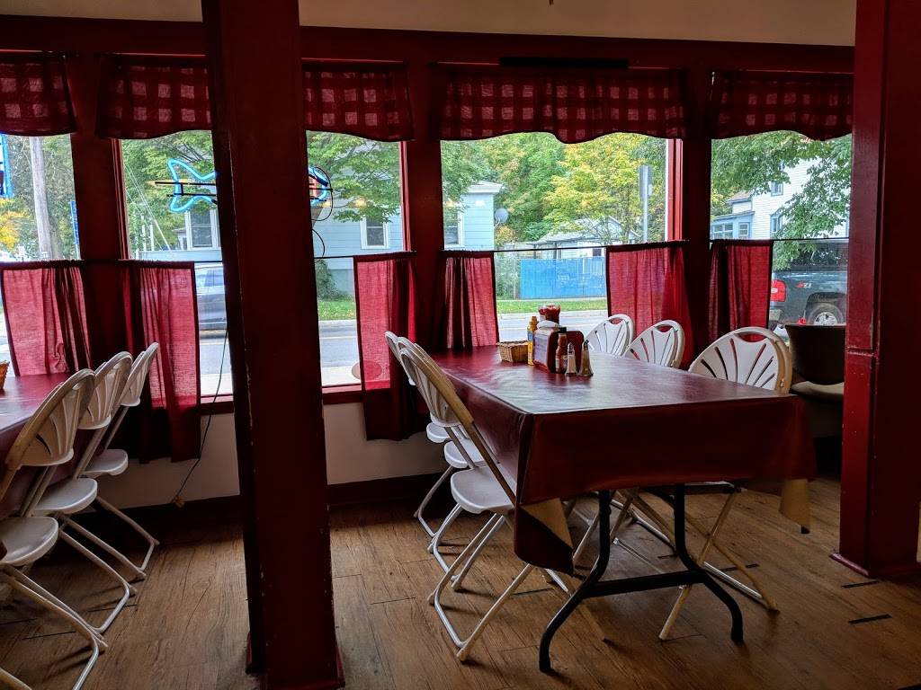 Red And White Cafe | restaurant | 402 W Court St, Ithaca, NY 14850, USA | 6072735233 OR +1 607-273-5233