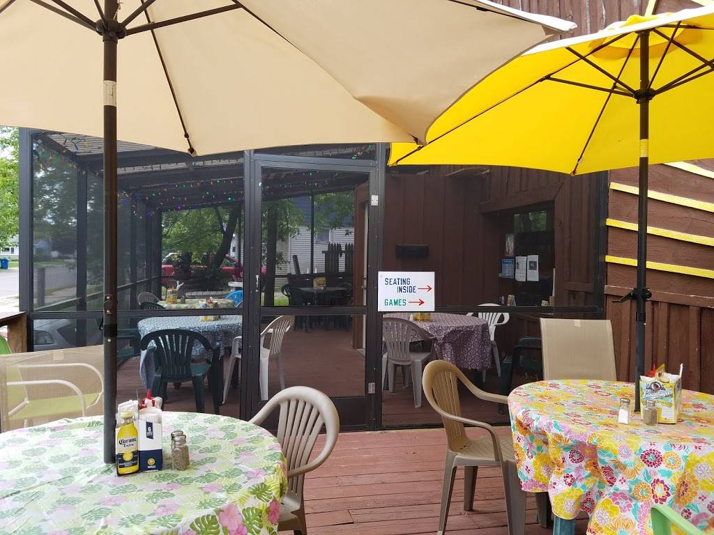 Sam Hicks Real Food Drive In | restaurant | 921 River St, Spooner, WI 54801, USA | 7156359119 OR +1 715-635-9119