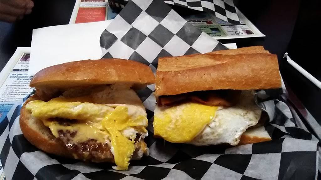 Martuccis Flashback Diner | restaurant | 400 Lacey Rd, Whiting, NJ 08759, USA | 7327161122 OR +1 732-716-1122