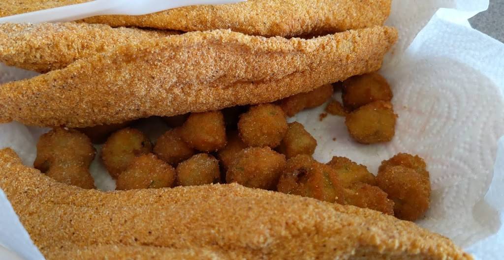 Sams Fish & Chicken | restaurant | 11701 W US Hwy 24, Independence, MO 64054, USA | 8166565117 OR +1 816-656-5117