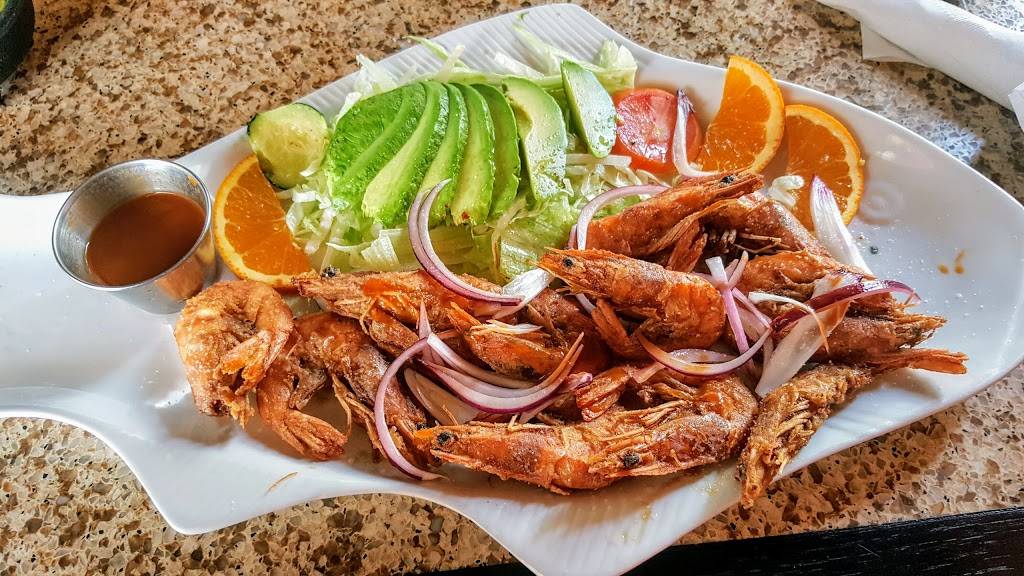 Mariscos El Barco Mexican Restaurant | restaurant | 1390 W 6th St #112, Corona, CA 92882, USA | 9513729000 OR +1 951-372-9000