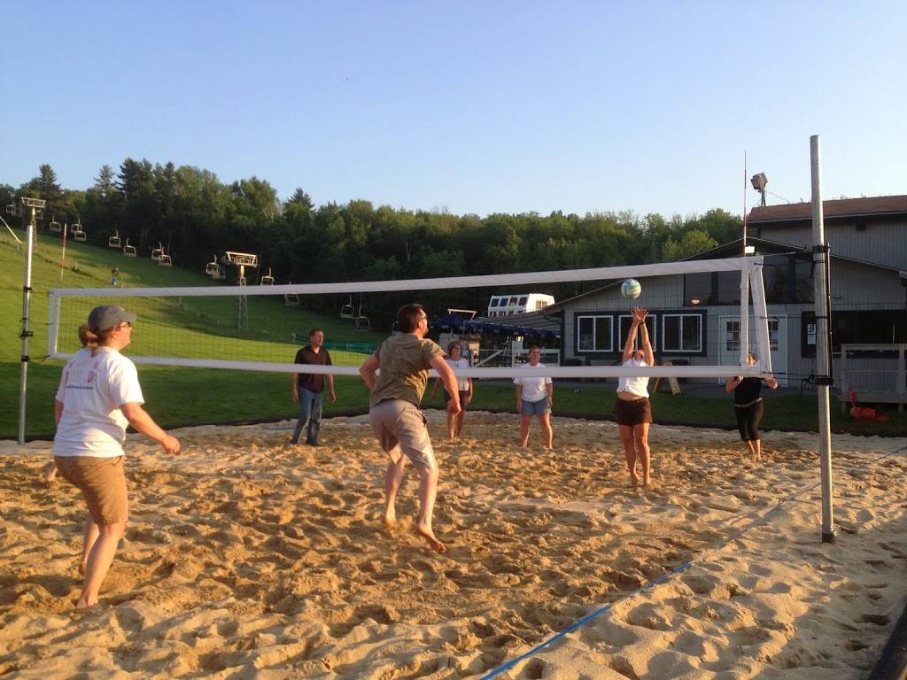 Ski Ward Ski Area | restaurant | 1000 Main St, Shrewsbury, MA 01545, USA | 5088451797 OR +1 508-845-1797