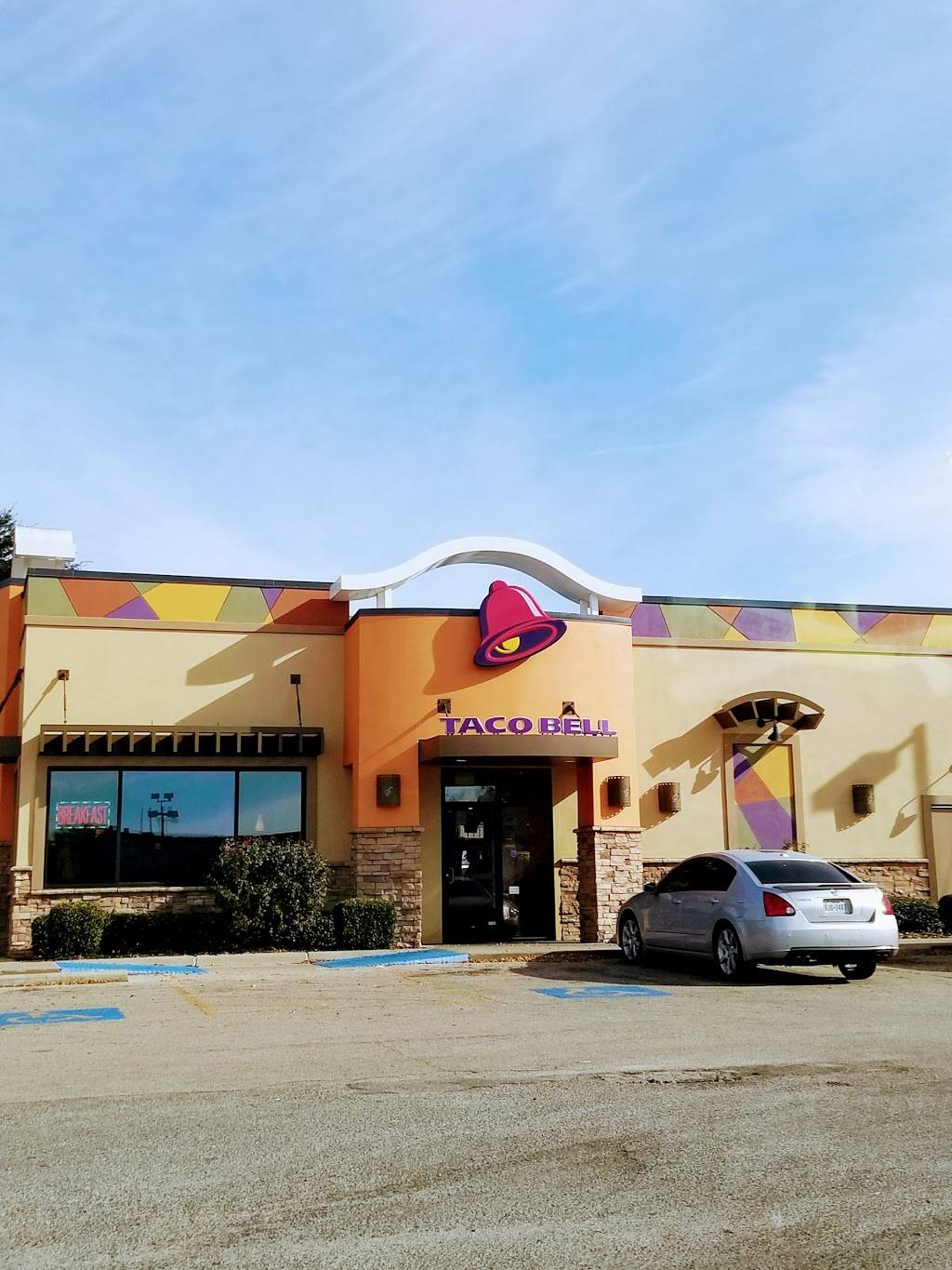 Taco Bell | meal takeaway | 9820 Walnut Hill Ln, Dallas, TX 75238, USA | 2143491139 OR +1 214-349-1139