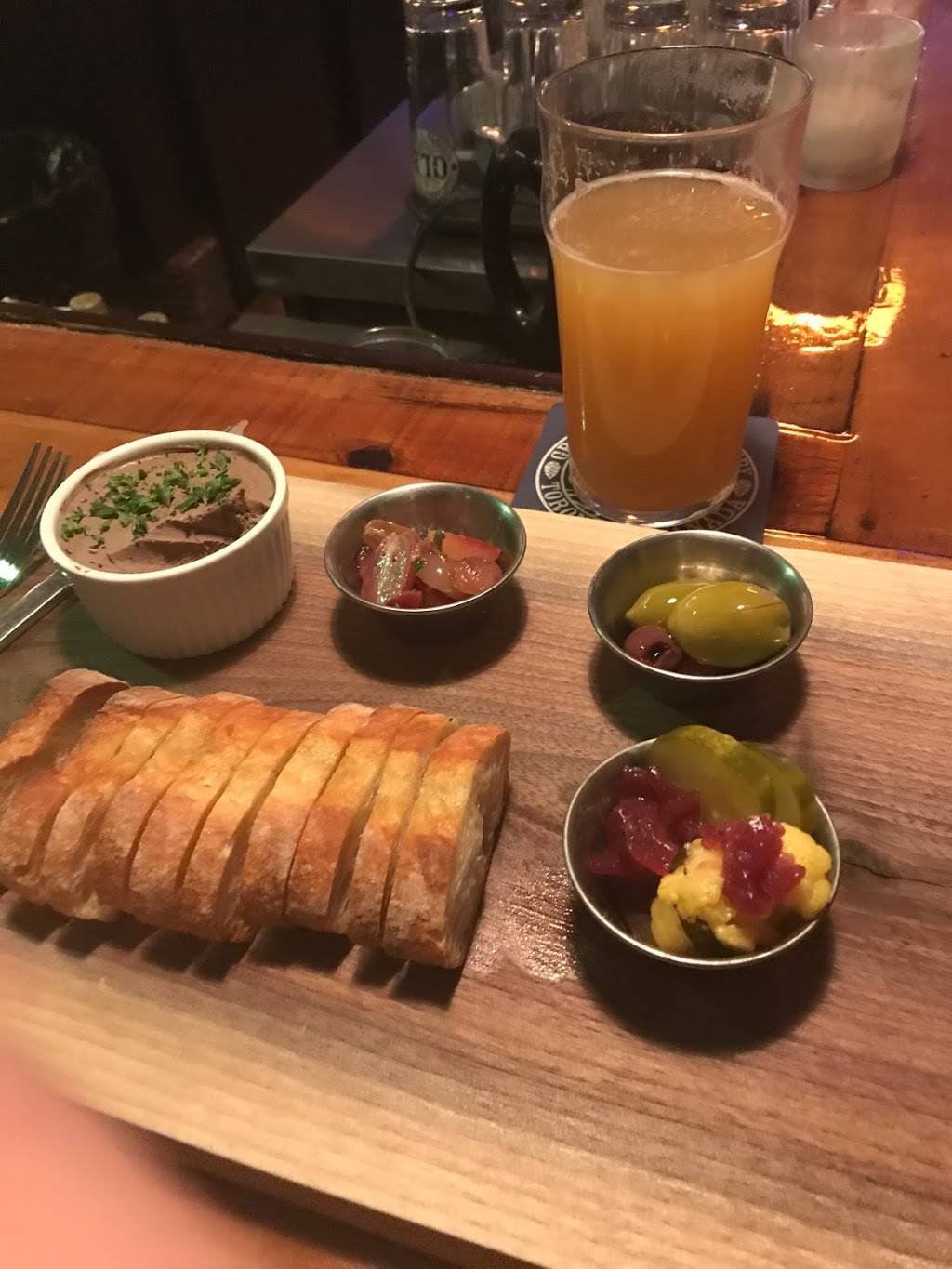 The Capitol Bar | restaurant | 973 King St E, Hamilton, ON L8M 1C3, Canada | 2893891001 OR +1 289-389-1001