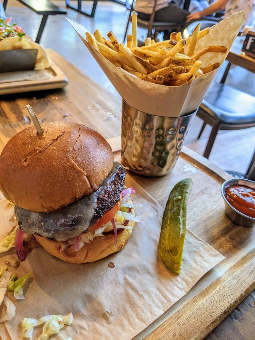 Finneys Crafthouse & Kitchen - San Luis Obispo | restaurant | 857 Monterey St, San Luis Obispo, CA 93401, USA | 8054392556 OR +1 805-439-2556