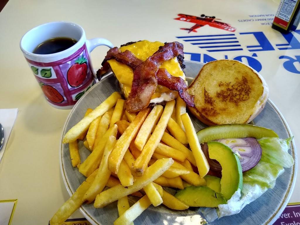 Hangar One Cafe | cafe | 4200 Walden Weaver Rd, Hemet, CA 92545, USA | 9517665460 OR +1 951-766-5460