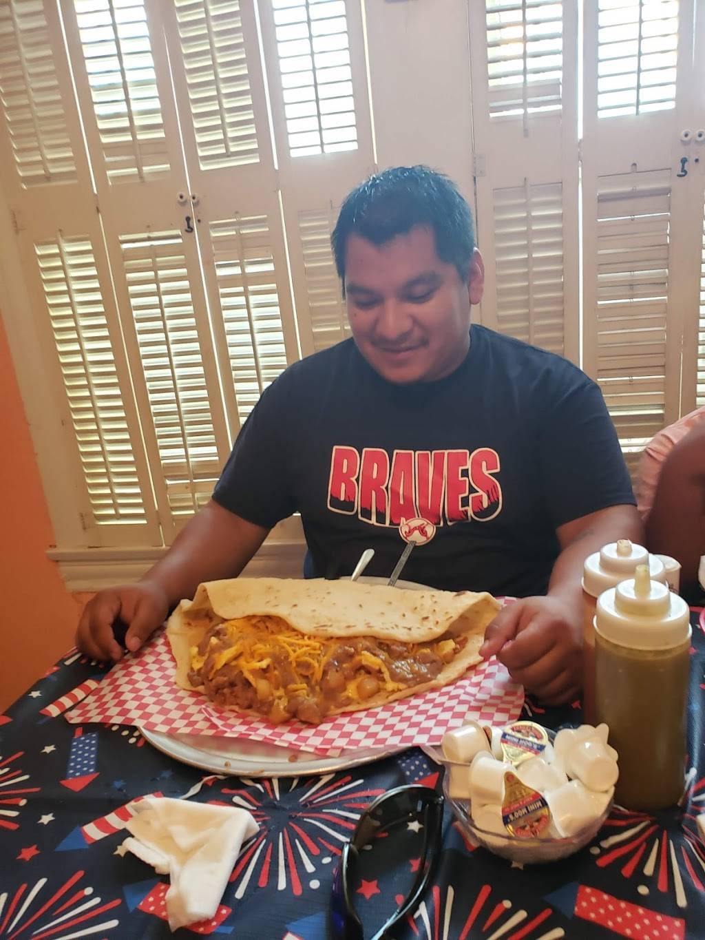 Chachos Tacos | restaurant | 3700 Ayers St, Corpus Christi, TX 78415, USA | 3618887378 OR +1 361-888-7378