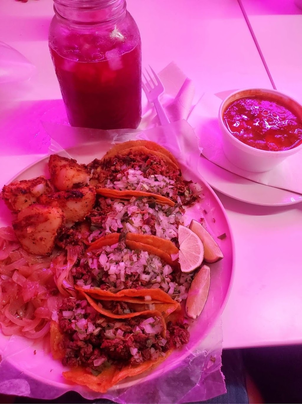 Suadero | restaurant | 1606 E Frost St, Laredo, TX 78043, USA | 9565680482 OR +1 956-568-0482