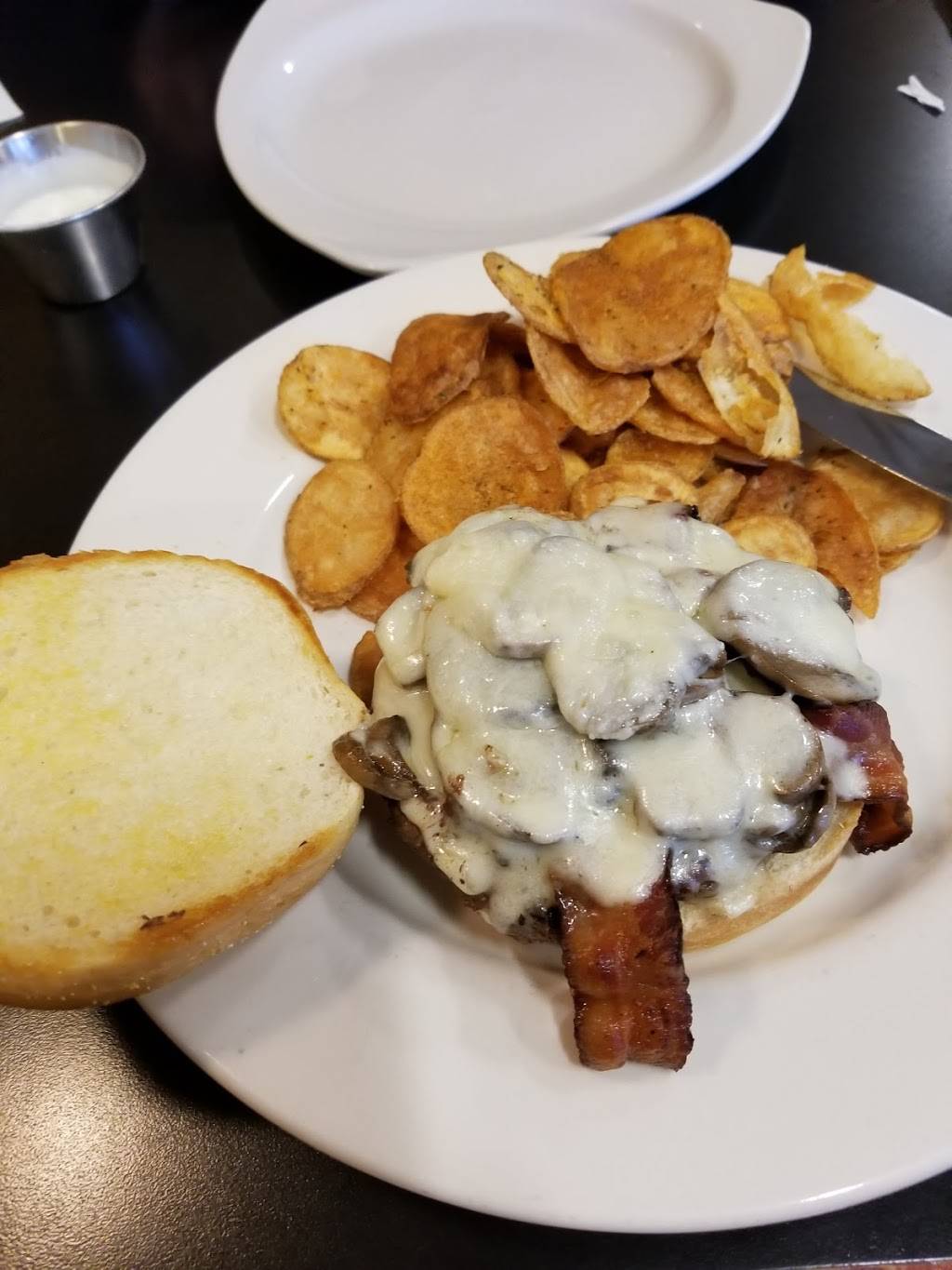 Mountaineer Grille | restaurant | 166 Barnetts Run Rd #4, Bridgeport, WV 26330, USA | 3048487500 OR +1 304-848-7500