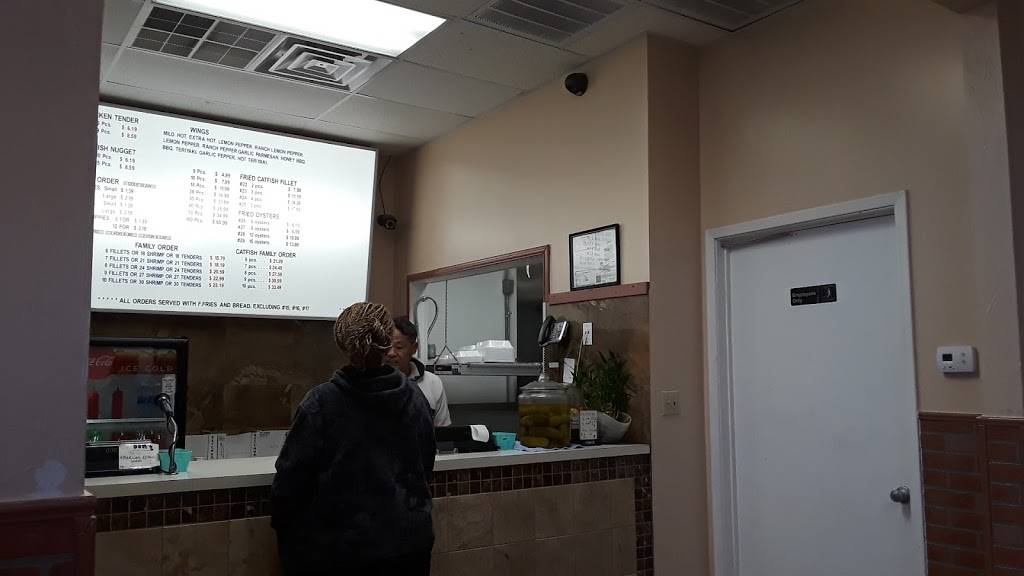 Dans Seafood & Chicken | restaurant | 3215 W Pleasant Run Rd #105, Lancaster, TX 75146, USA | 4699177887 OR +1 469-917-7887