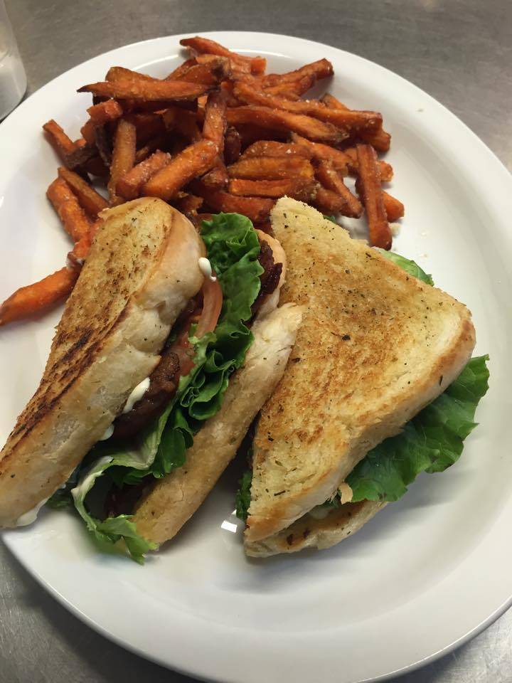 TOPSIDE Restaurant & Lounge | restaurant | 2, 3900 Summit St #2, Toledo, OH 43611, USA | 4195080063 OR +1 419-508-0063