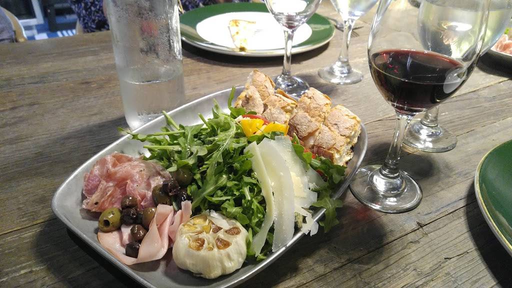 Delucca Gaucho Pizza & Wine | restaurant | 2001 W Southlake Blvd #103, Southlake, TX 76092, USA | 6824774040 OR +1 682-477-4040