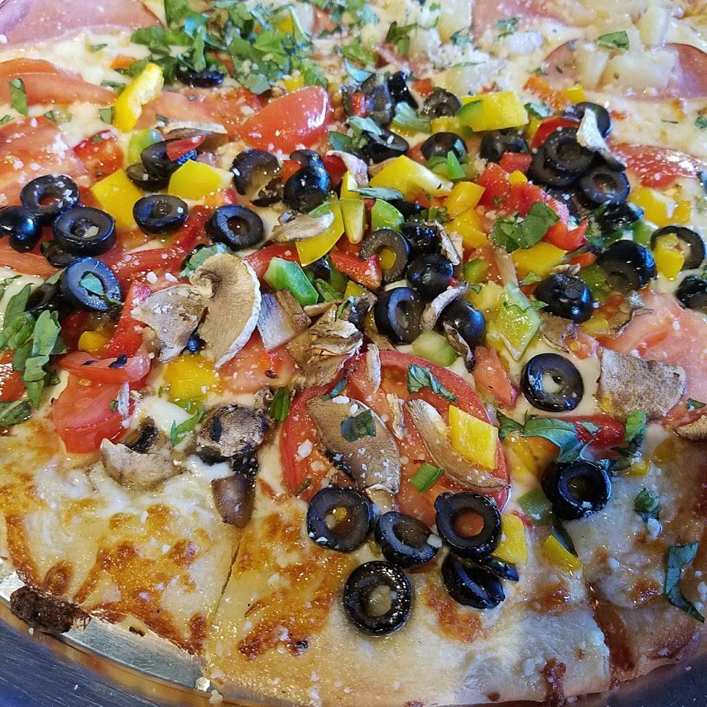 Squallys - On The River | restaurant | 7310 CA-49, Lotus, CA 95651, USA | 5306221213 OR +1 530-622-1213