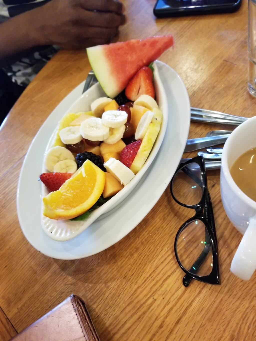 Mad Rooster Cafe | cafe | 4401 W Greenfield Ave, Milwaukee, WI 53214, USA | 4142319120 OR +1 414-231-9120