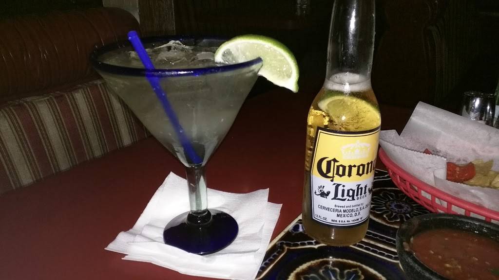 Don Cuco Mexican Restaurant | restaurant | 24130 Lyons Ave, Newhall, CA 91321, USA | 6612544874 OR +1 661-254-4874