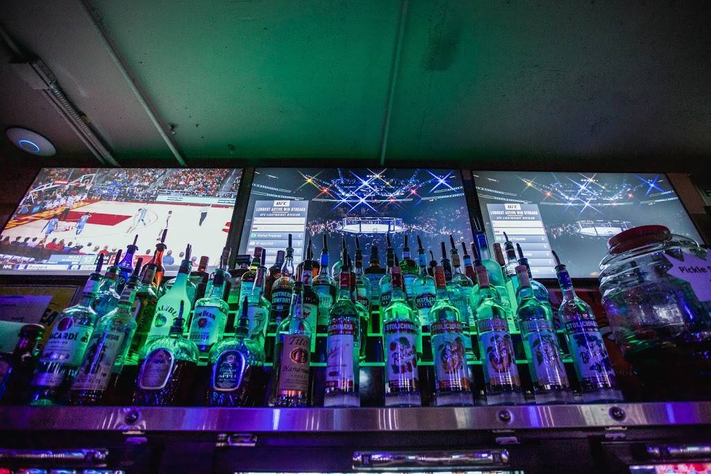 The Sportsbook Bar and Grill Wash Park | restaurant | 266 S Downing St Unit B, Denver, CO 80209, USA | 3036356691 OR +1 303-635-6691