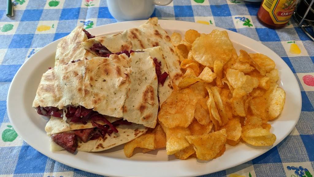 Tinys Diner | restaurant | 10193 WI-77, Hayward, WI 54843, USA | 7154623584 OR +1 715-462-3584