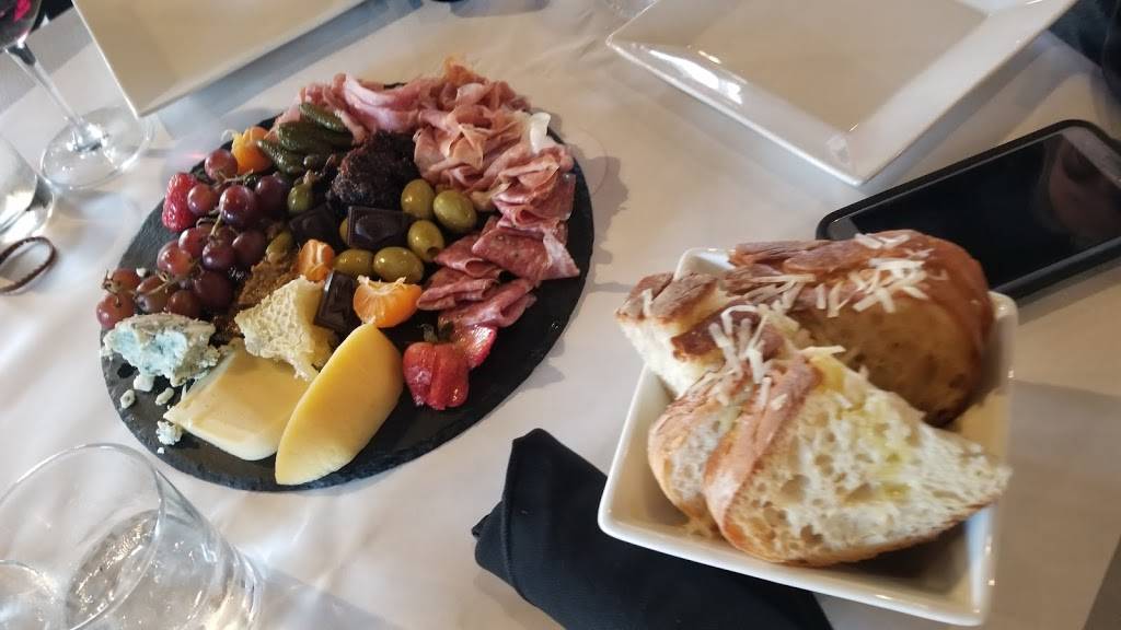 Labas Latte & Vino | restaurant | 25646 Governors Hwy, Monee, IL 60449, USA | 7087465338 OR +1 708-746-5338