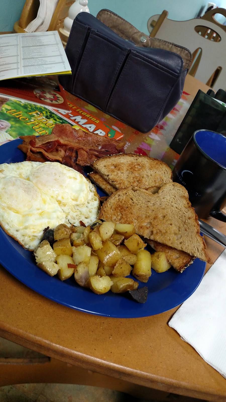 Little Lillys Island Deli | restaurant | 10700 Stringfellow Rd #20, Bokeelia, FL 33922, USA | 2392829264 OR +1 239-282-9264