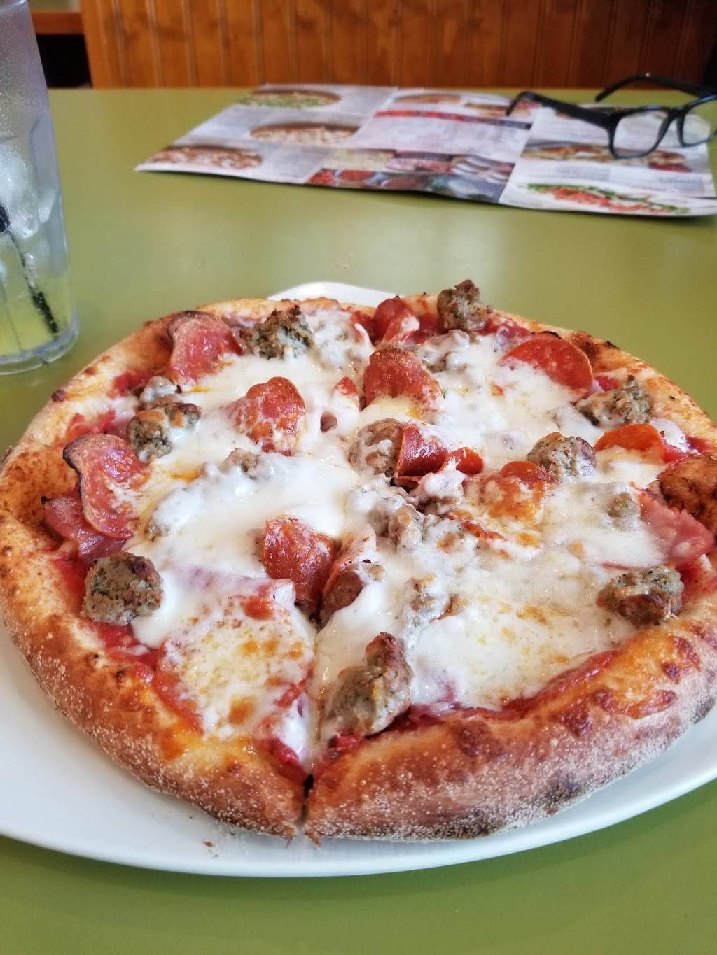 Flippers Pizzeria | meal delivery | 6526 Old Brick Road #100, Windermere, FL 34786, USA | 4078771717 OR +1 407-877-1717