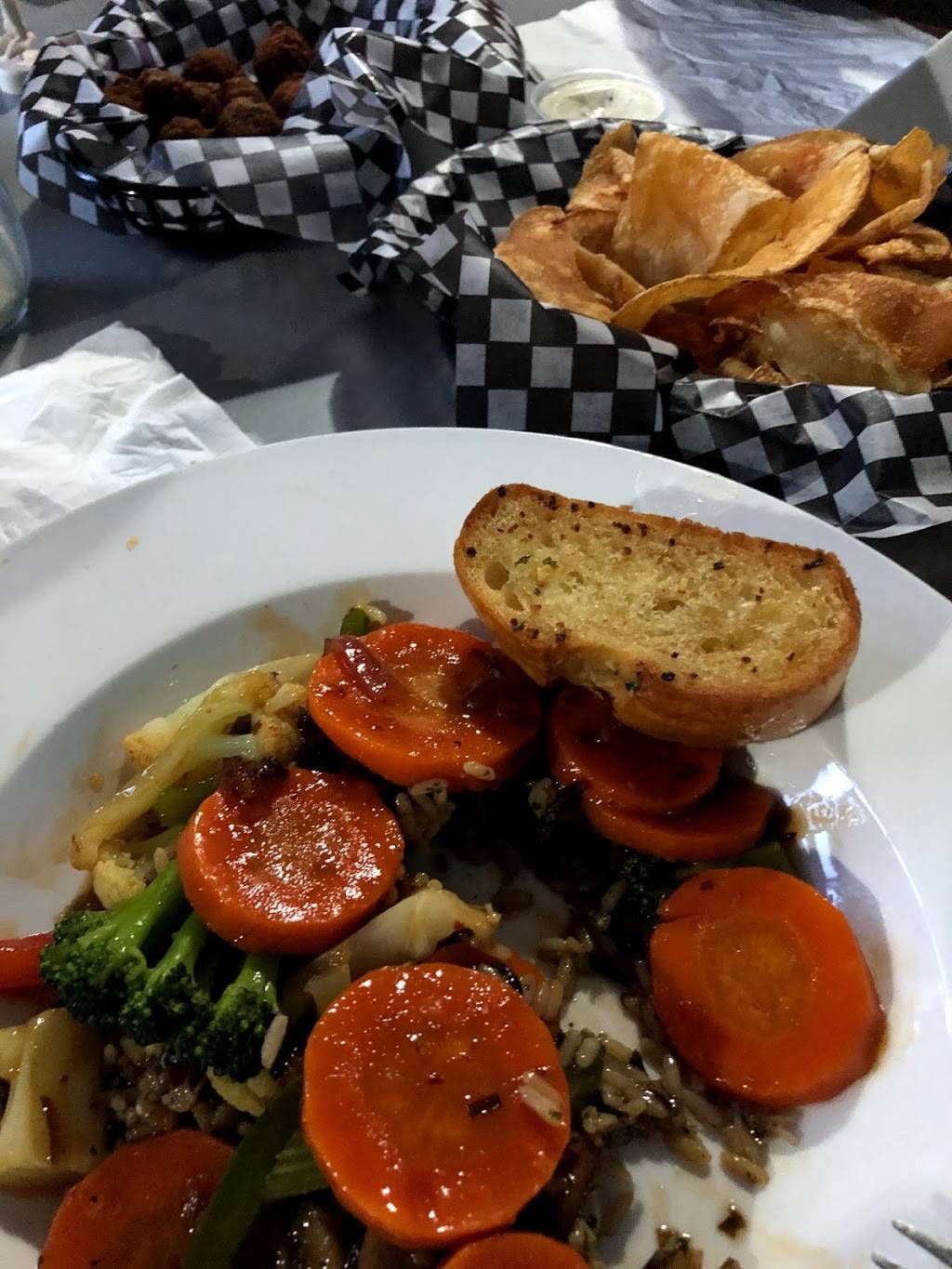 Black Dog Family Restaurant | restaurant | 227 W Front St, Stirling, ON K0K 3E0, Canada | 6133959444 OR +1 613-395-9444