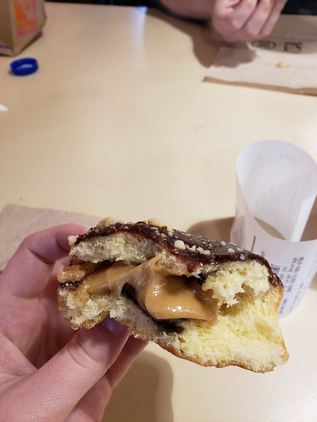 Dunkin | bakery | 8209 N Knoxville Ave, Peoria, IL 61615, USA | 3096431779 OR +1 309-643-1779