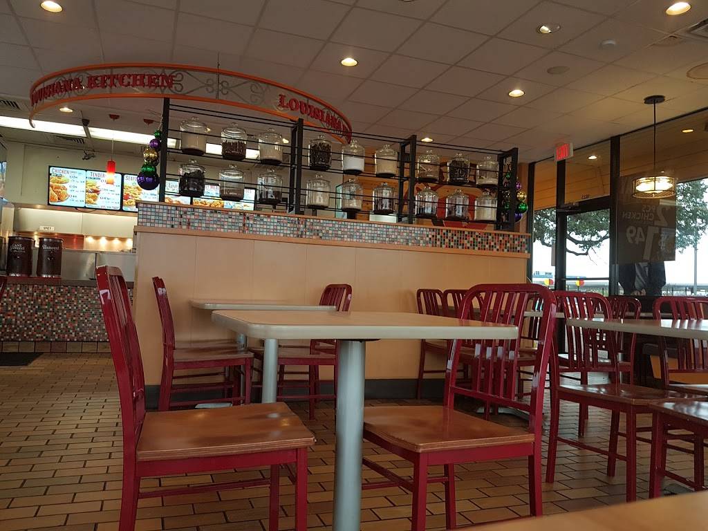 Popeyes Louisiana Kitchen | restaurant | 1823 Airport Blvd, Austin, TX 78702, USA | 5124772302 OR +1 512-477-2302