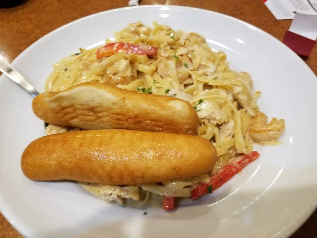 TGI Fridays | restaurant | 2100 W White Oaks Dr, Springfield, IL 62704, USA | 2176981900 OR +1 217-698-1900